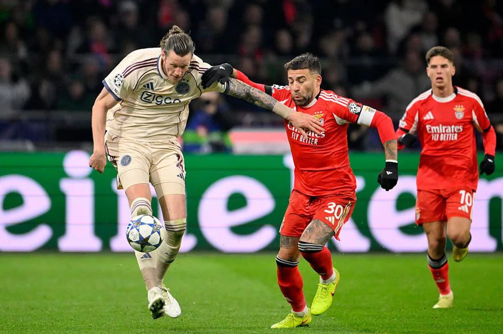 AFC Ajax vs Benfica (00:45 – 26/11) | Xem lại trận đấu