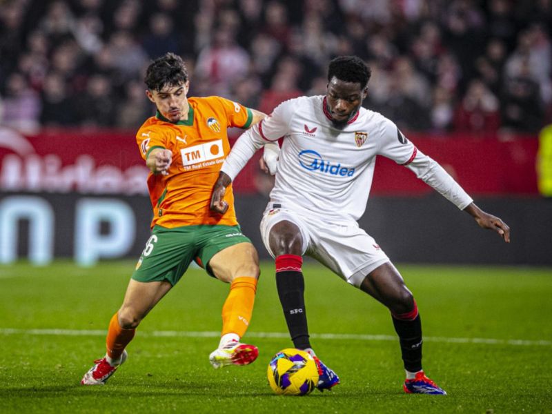 Nhận định soi kèo Valencia vs Sevilla lúc 22h15 ngày 07/12/2025